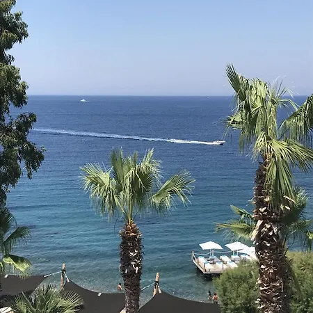 La Brezza Beach & *
