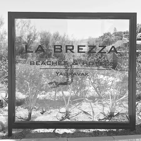 La Brezza Beach & *
