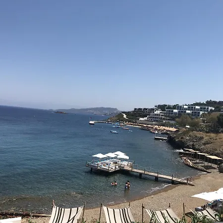La Brezza Beach & *